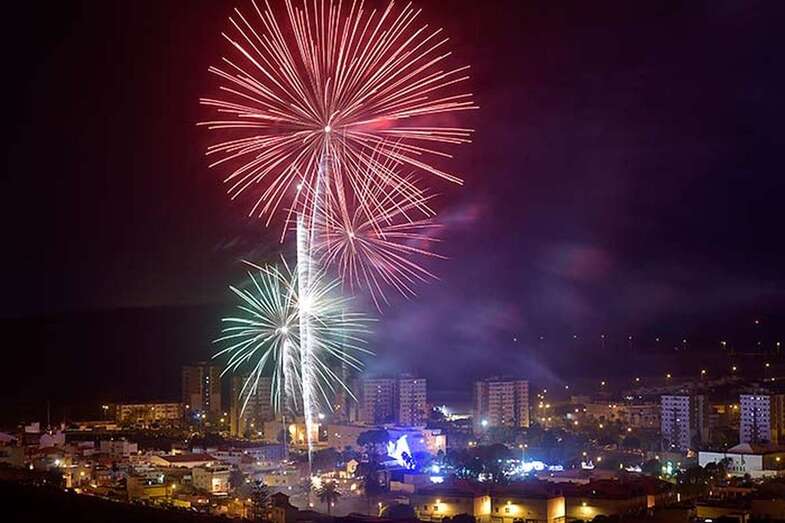 Imagen de los fuegos artificiales de Jinámar en la edición de 2019 de sus fiestas patronales/TA.